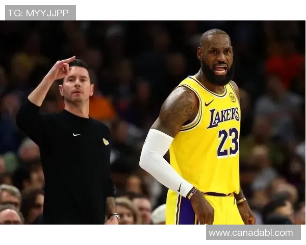 湖人击败热火取得三连胜,詹姆斯贡献四双表现引爆球迷狂欢 湖人击败热火取得三连胜,詹姆斯贡献四双表现引爆球迷狂欢