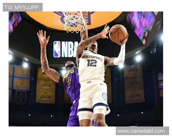 湖人队少主：大明星新秀再战，血染绿城重挫灰熊